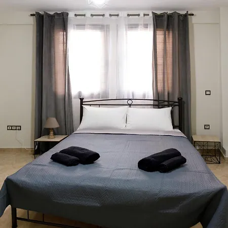 Charming With Gorgeous View & Private Parking *