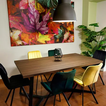 Charming With Gorgeous View & Private Parking Apartman *