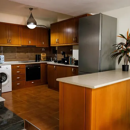 Apartman Charming With Gorgeous View & Private Parking *